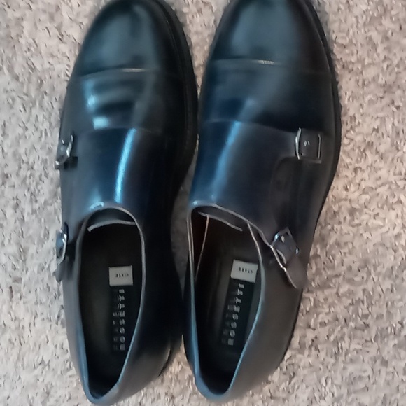 Shoes - Picture 2 of 5